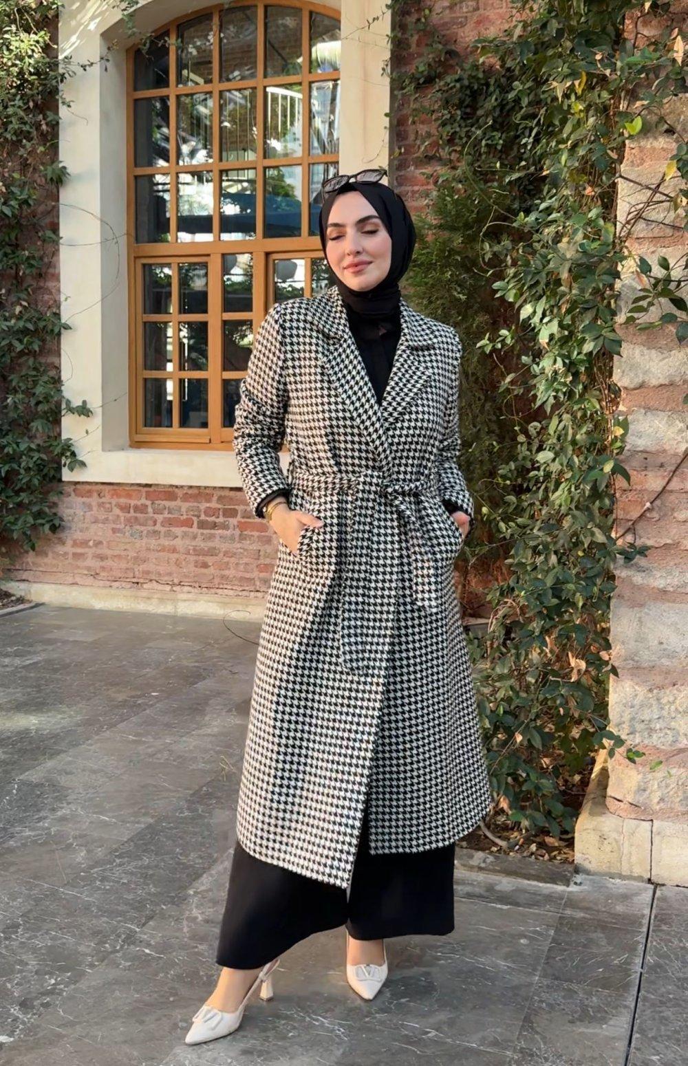 Armağan Kaban Siyah